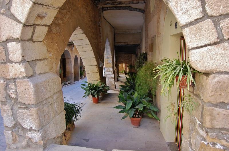 Arcades del carrer Major de Batea