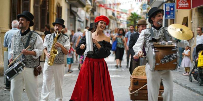 Fira Mercat Modernista a Canet de Mar